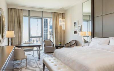 Hilton Dubai Al Habtoor CityDeluxe King Room